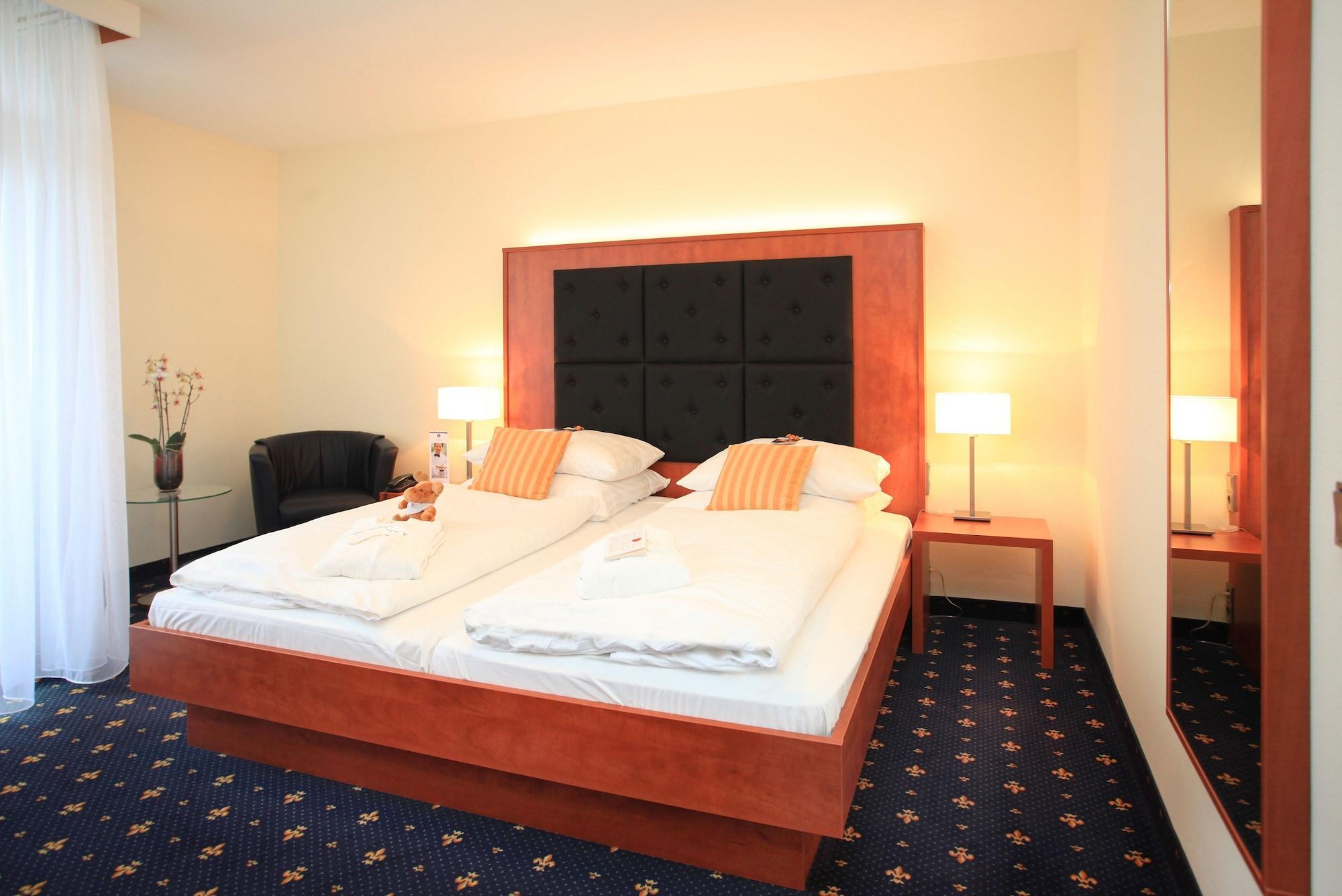 Western Steinsgarten Отель 4*